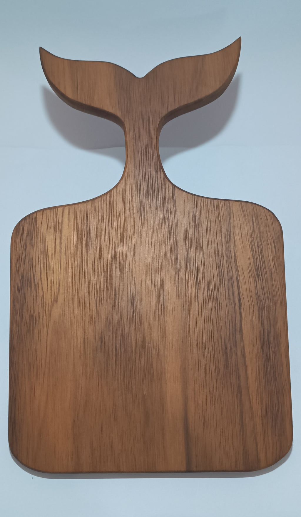 Tabla de cortar madera Iroko con mango aleta de ballena hecha a mano La Palma Islas Canarias