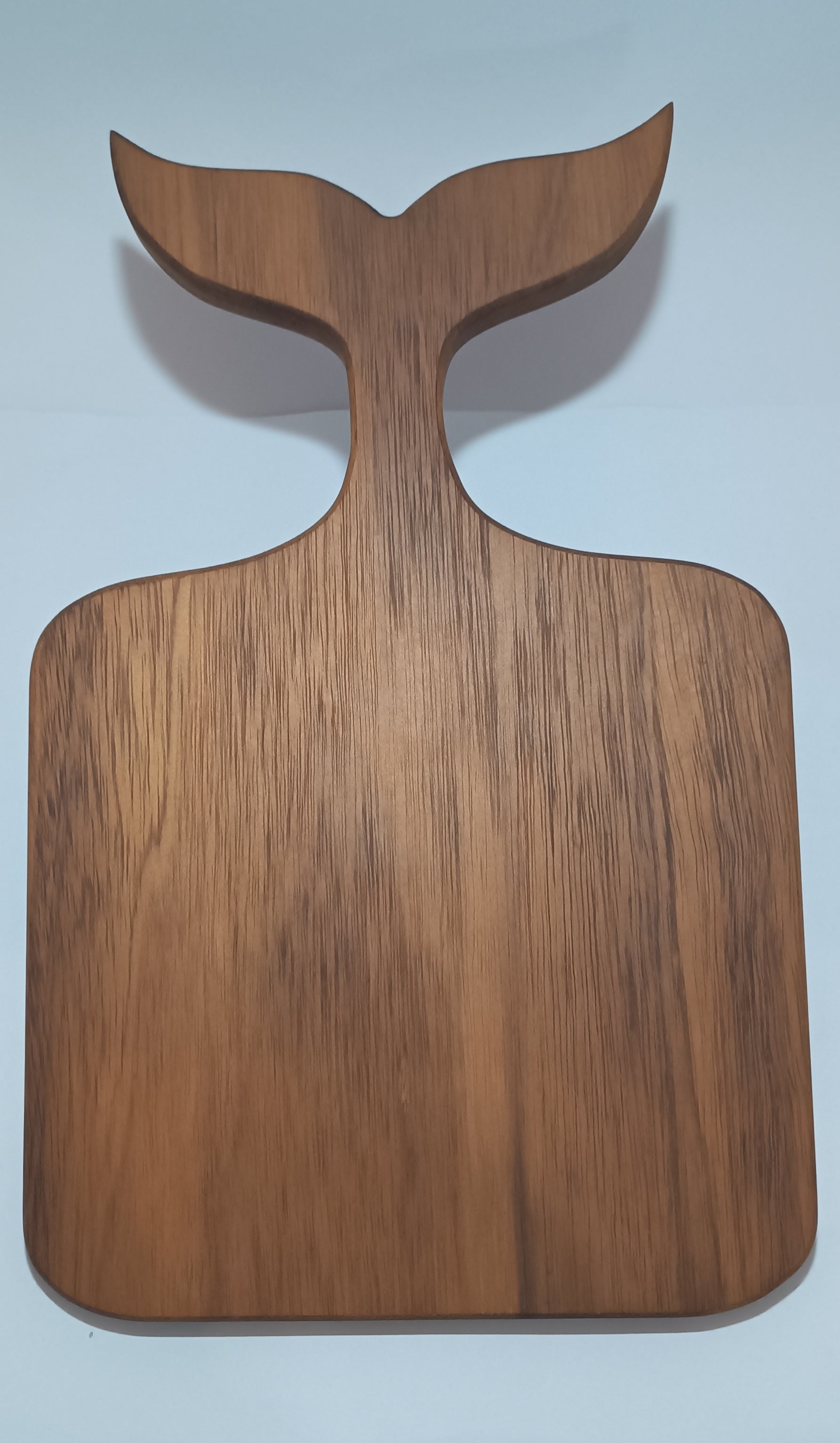 Tabla de cortar madera Iroko con mango aleta de ballena hecha a mano La Palma Islas Canarias