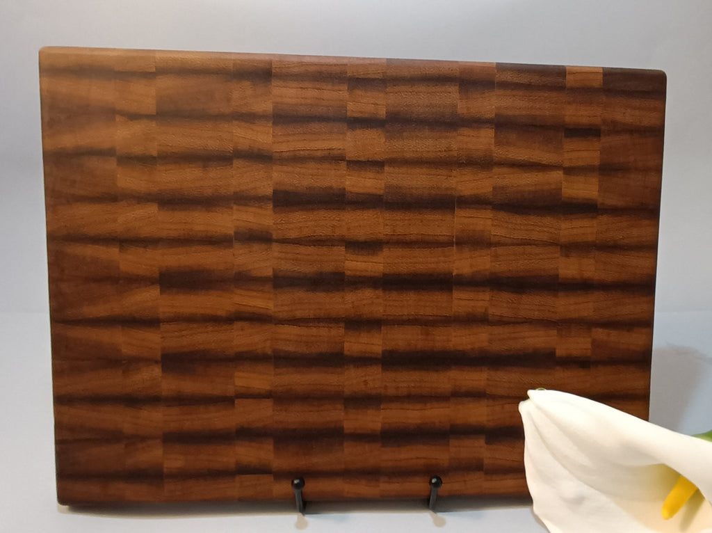 Tabla de cortar Iroko madera de testa patrón rectángulos hecha a mano La Palma Islas Canarias Canary Soulmade Crafts