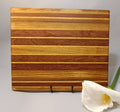 Tabla de cortar madera dura mixta patrón rayas cálidas hecha a mano La Palma Islas Canarias Canary Soulmade Crafts