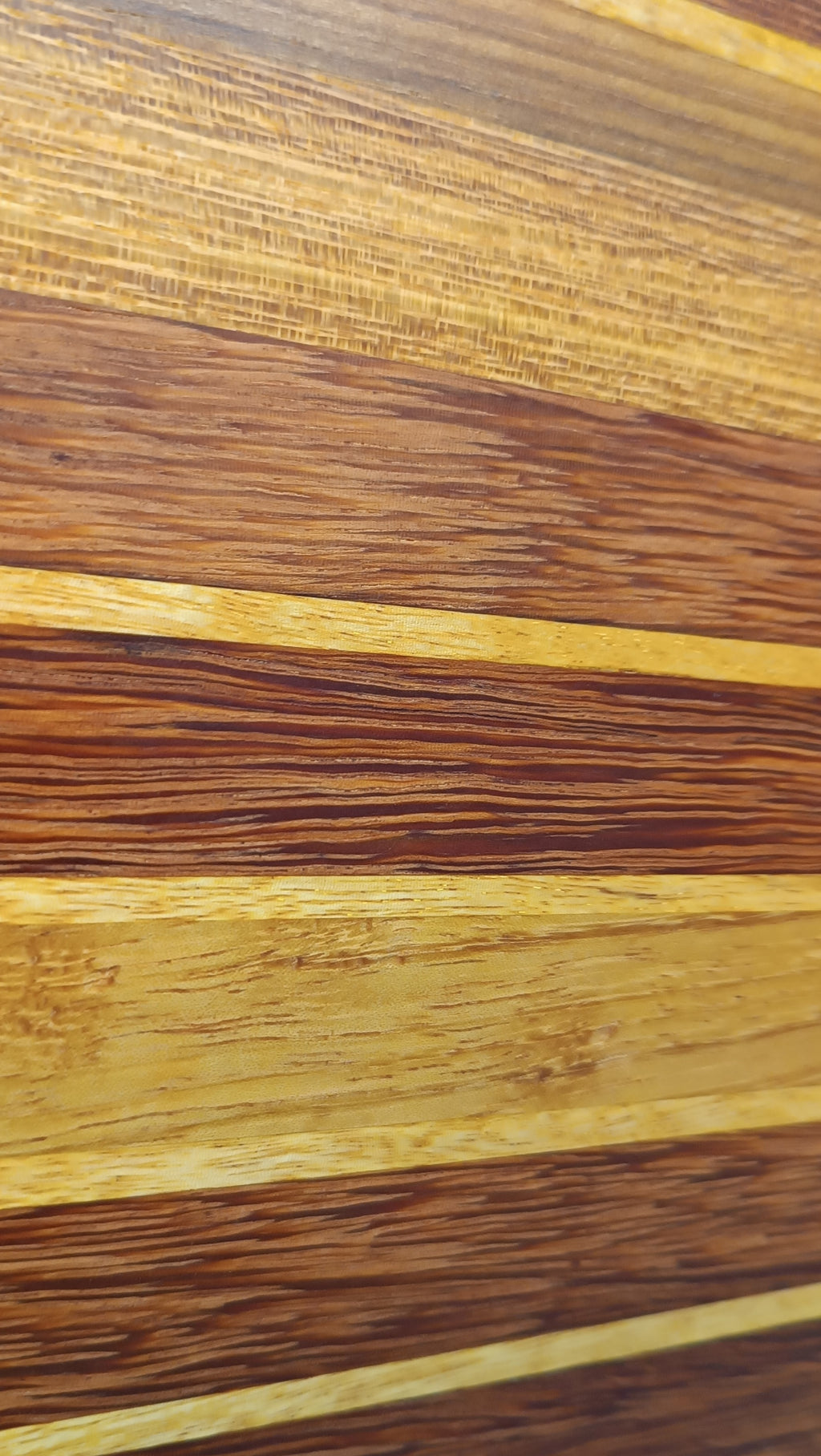 Vista superior tabla de cortar madera dura mixta hecha a mano Canary Soulmade Crafts Islas Canarias