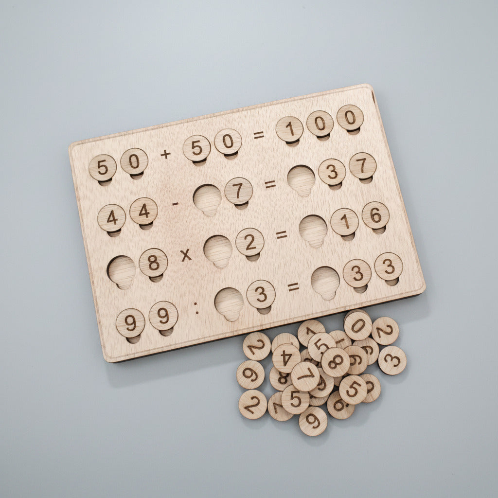 Detalle set operaciones matemáticas madera educativo Montessori artesanal La Palma Canarias